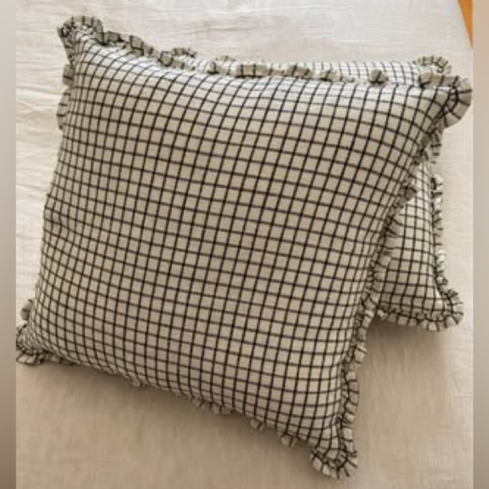 Chris loves Julia x loloi Dinah cushion covers (pair) 20” square ivory/black
